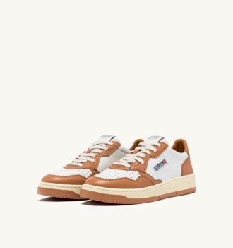 BASKETS MEDALIST LOW BICOLOR EN CUIR BLANC ET SAND STORM