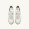 BASKETS MEDALIST LOW EN CUIR BLANC ET DAIM BEIGE