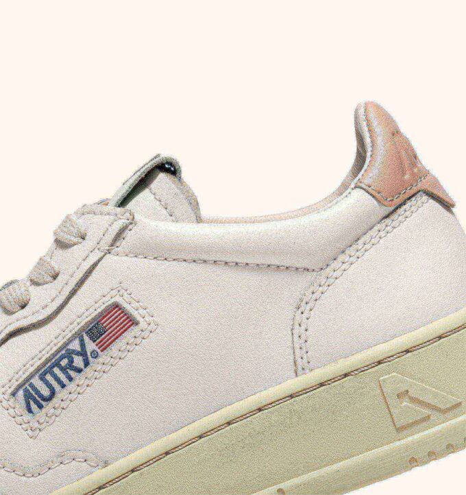 BASKETS MEDALIST LOW EN CUIR BLANC ET ROSE
