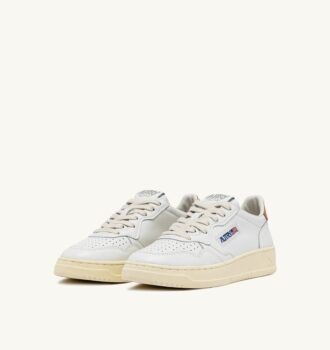 BASKETS MEDALIST LOW EN CUIR BLANC ET SANDSTORM