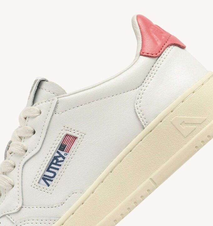 BASKETS MEDALIST LOW EN CUIR BLANC ET TEAROSE