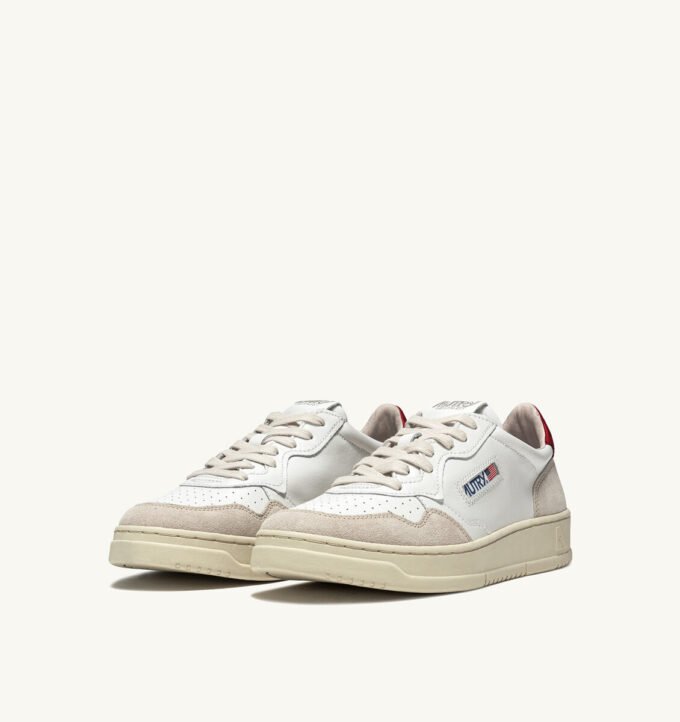 BASKETS MEDALIST LOW EN CUIR BLANCET ROUGE ET DAIM BEIGE