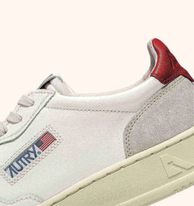 BASKETS MEDALIST LOW EN CUIR BLANCET ROUGE ET DAIM BEIGE