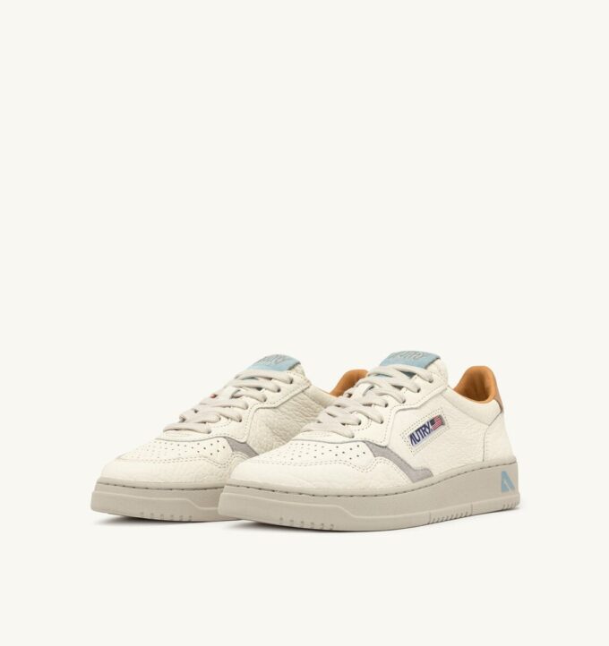 BASKETS MEDALIST LOW EN CUIR NUG ET LOFT