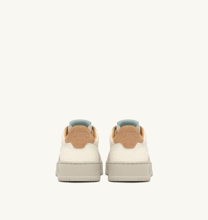 BASKETS MEDALIST LOW EN CUIR NUG ET LOFT