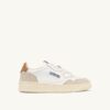 BASKETS MEDALIST LOW EN DAIM ET CUIR BLANC ET BROWN SUGAR