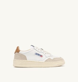 BASKETS MEDALIST LOW EN DAIM ET CUIR BLANC ET BROWN SUGAR