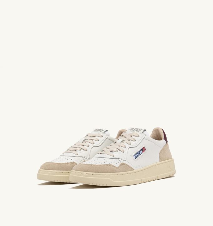 BASKETS MEDALIST LOW EN DAIM ET CUIR BLANC ET BURGUNDY