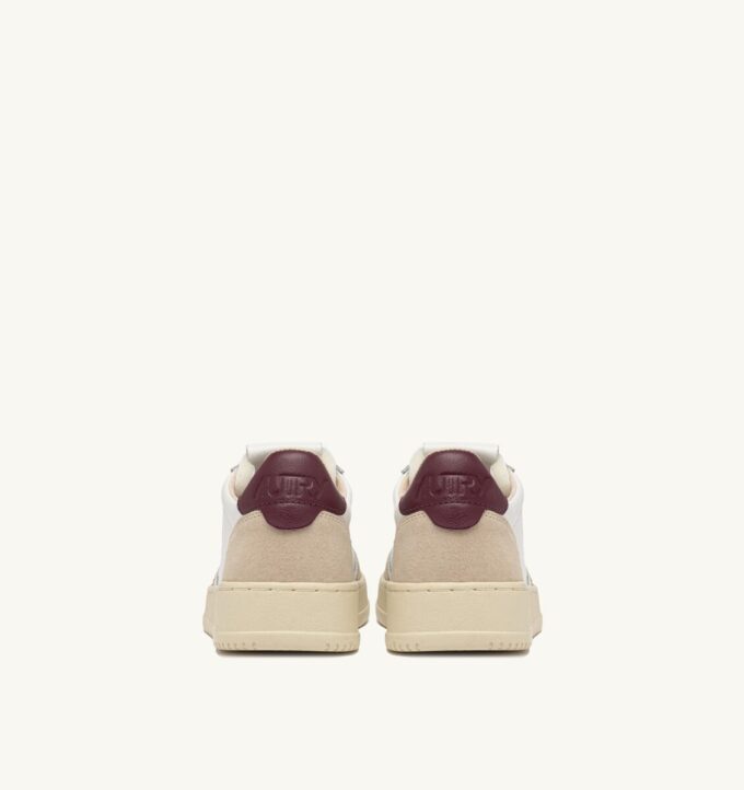 BASKETS MEDALIST LOW EN DAIM ET CUIR BLANC ET BURGUNDY