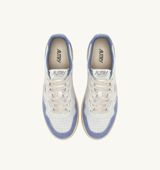 BASKETS MEDALIST LOW EN DAIM ET CUIR BLANC ET CLAUDIA