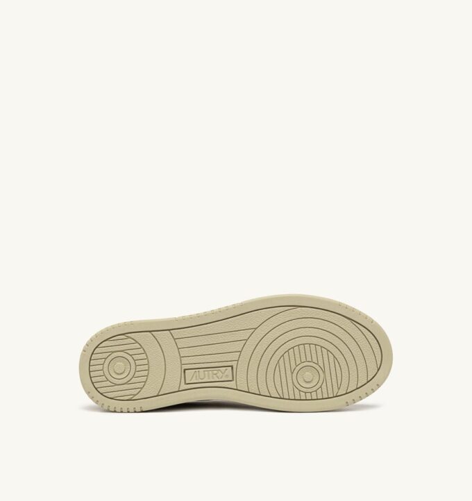 BASKETS MEDALIST LOW EN NAPPA HAY