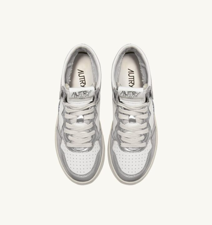 BASKETS MEDALIST MID BICOLOR EN CUIR BLANC ET ARGENT METALLISE’