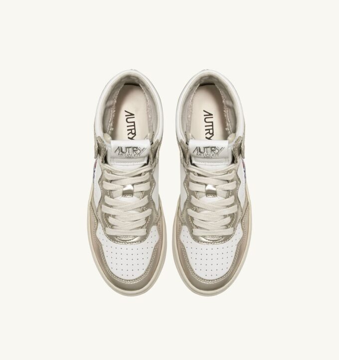 BASKETS MEDALIST MID BICOLOR EN CUIR BLANC ET PLATINE METALLISE’