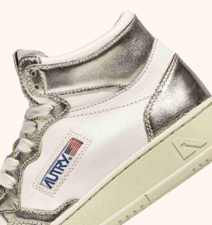 BASKETS MEDALIST MID BICOLOR EN CUIR BLANC ET PLATINE METALLISE’