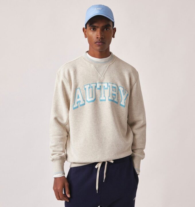 COLLEGE SWEATSHIRT MAN