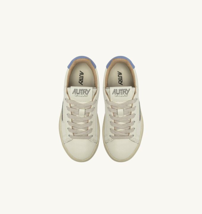 DALLAS KIDS LOW SNEAKERS IN LEATHER COLOR MARSHMALLOW AND DELLA ROBBIA BLUE DALLAS KIDS LOW SNEAKERS IN LEATHER COLOR MARSHMALLOW AND DELLA ROBBIA BLUE