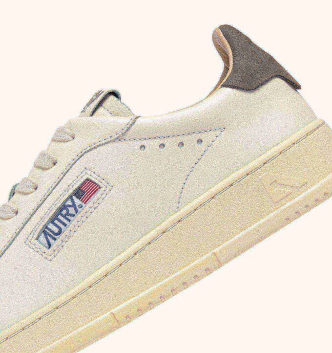 DALLAS LOW SNEAKERS IN MARSHMALLOW AND MOREL LEATHER