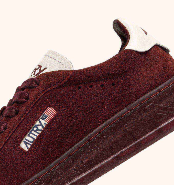 DALLAS LOW SNEAKERS IN SUEDE COLOR MARSHMALLOW AND CHIANTI DALLAS LOW SNEAKERS IN SUEDE COLOR MARSHMALLOW AND CHIANTI