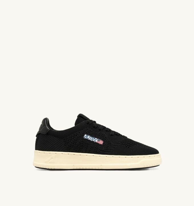 EASEKNIT MEDALIST LOW SNEAKERS IN BLACK COLOR KNIT