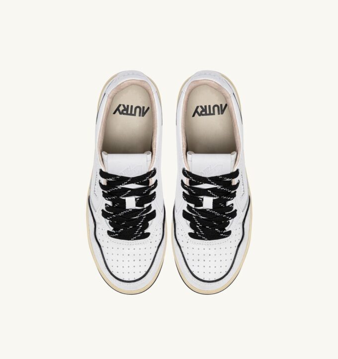 GOLF LOW SNEAKERS IN WHITE AND BLACK LEATHER