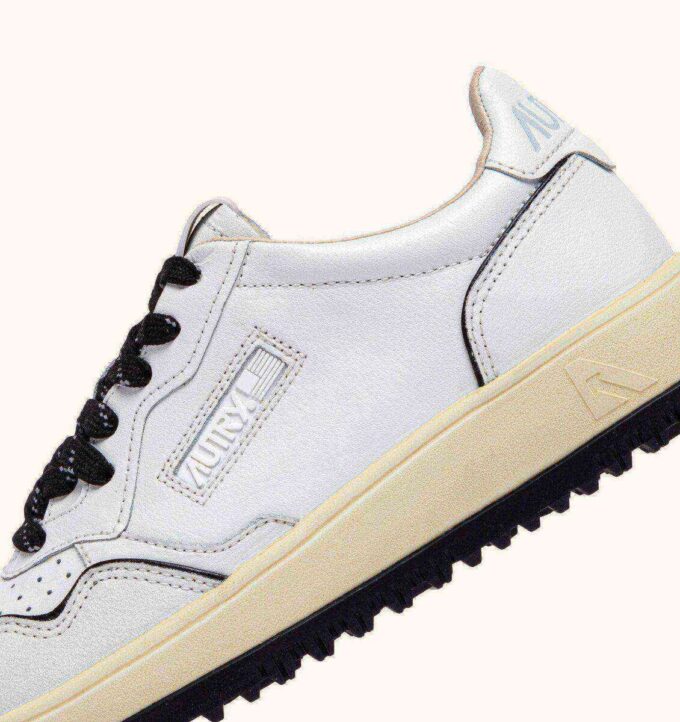 GOLF LOW SNEAKERS IN LEATHER COLOR WHITE AND BLACK GOLF LOW SNEAKERS IN LEATHER COLOR WHITE AND BLACK