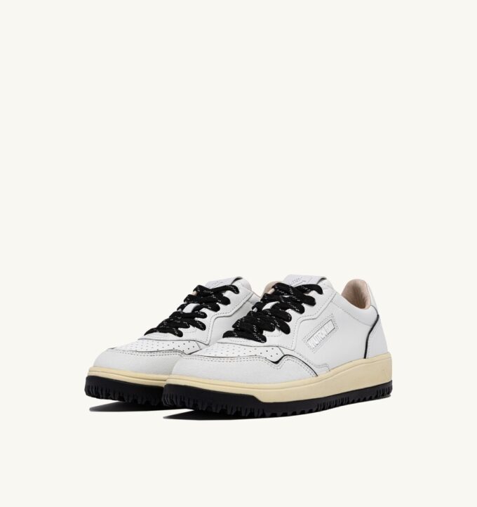 GOLF LOW SNEAKERS IN WHITE AND BLACK LEATHER