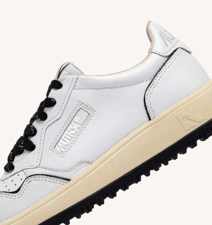 GOLF LOW SNEAKERS IN WHITE AND BLACK LEATHER
