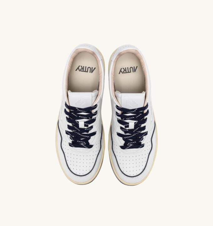 GOLF LOW SNEAKERS IN WHITE AND NAVY LEATHER