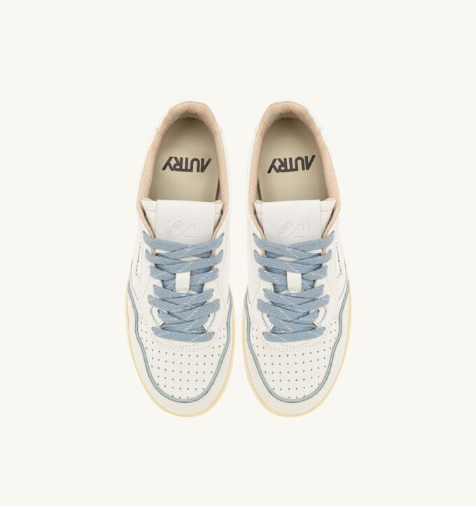 GOLF LOW SNEAKERS IN LEATHER COLOR WHITE AND PEARL BLUE