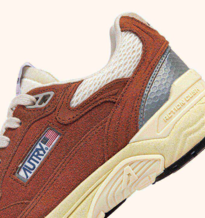 HYPERWAY SNEAKERS IN BROWN AND SILVER-TONE SUEDE AND MESH HYPERWAY SNEAKERS IN BROWN AND SILVER-TONE SUEDE AND MESH