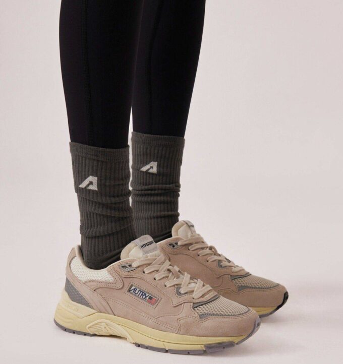 HYPERWAY SNEAKERS IN SAND BROWN AND SILVER-TONE SUEDE AND MESH