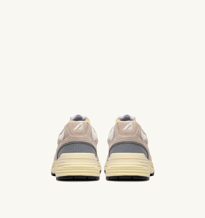 HYPERWAY SNEAKERS IN SAND BROWN AND SILVER-TONE SUEDE AND MESH