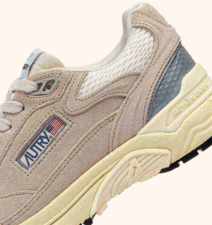HYPERWAY SNEAKERS IN SAND BROWN AND SILVER-TONE SUEDE AND MESH