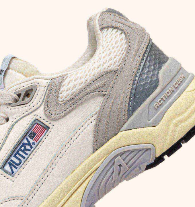 HYPERWAY SNEAKERS IN WHITE AND GRAY SUEDE AND MESH