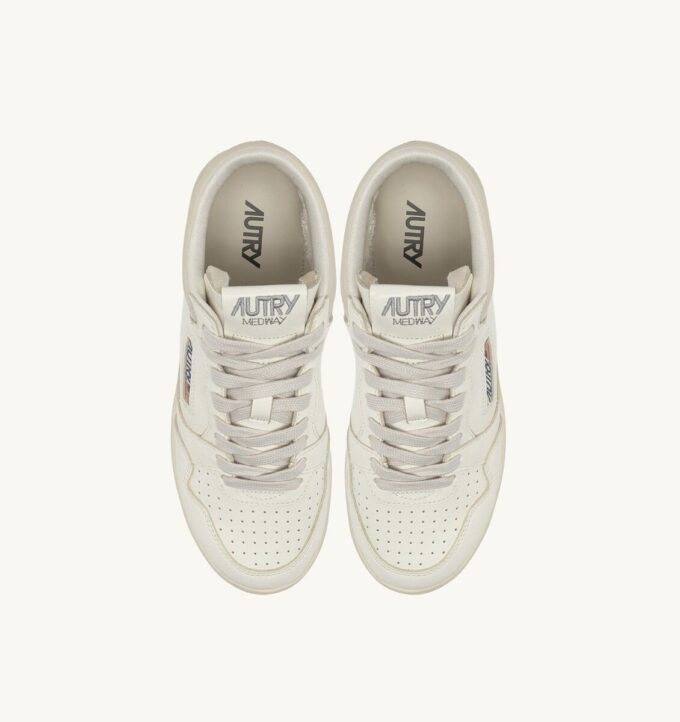 MED-WAY SNEAKERS IN LEATHER COLOR MARSHMALLOW AND WHITE
