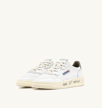 MEDALIST 로우 스니커즈 가죽 레터링 코버트 그린