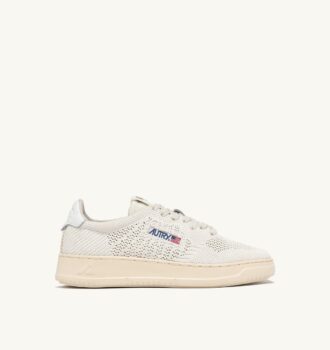 MEDALIST EASEKNIT LOW SNEAKERS IN IVORY WHITE FABRIC