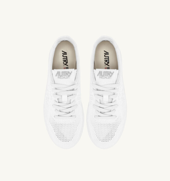 MEDALIST EASEKNIT LOW SNEAKERS IN WHITE KNIT