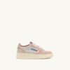 MEDALIST KIDS LOW SNEAKERS IN POWDER PINK AND SAND IN SUEDE