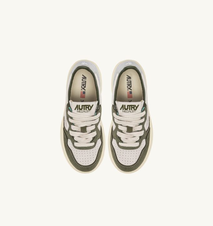 MEDALIST KIDS LOW SNEAKERS IN SCHIO GREEN AND LOFT GRAY IN SUEDE