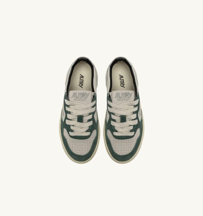 MEDALIST KIDS LOW SNEAKERS IN SUEDE COLOR LOFT WHITE AND GREEN
