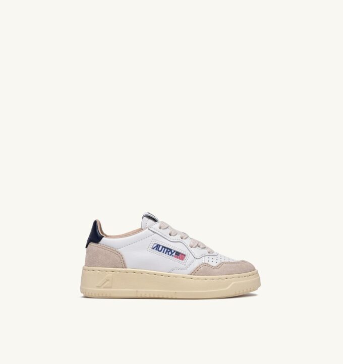 MEDALIST KIDS LOW SNEAKERS IN WHITE AND SPACE BLUE SUEDE