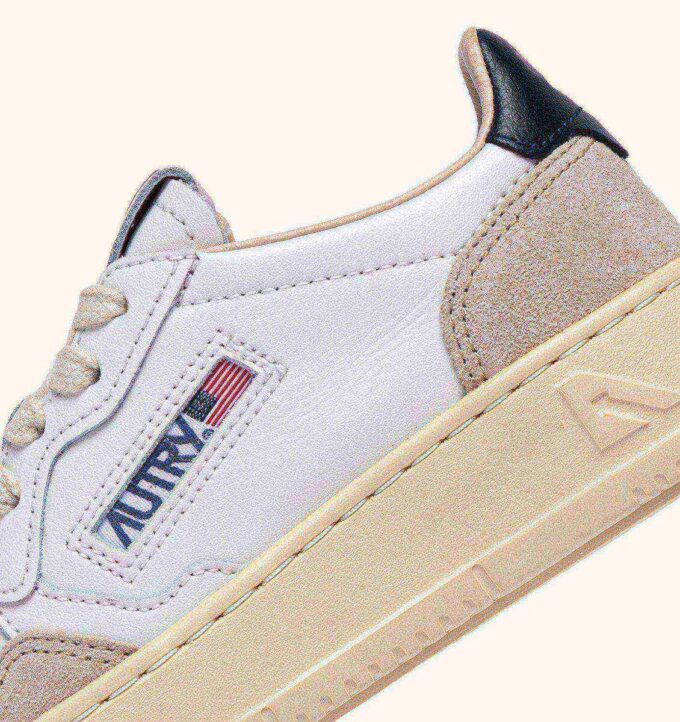 MEDALIST KIDS LOW SNEAKERS IN WHITE AND SPACE BLUE SUEDE