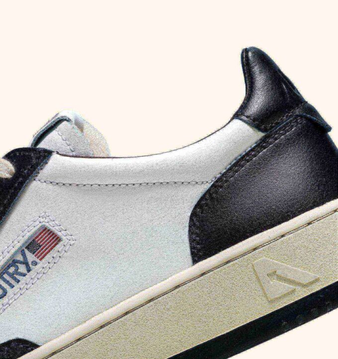 MEDALIST LOW BICOLOR SNEAKERS IN WHITE AND BLACK LEATHER