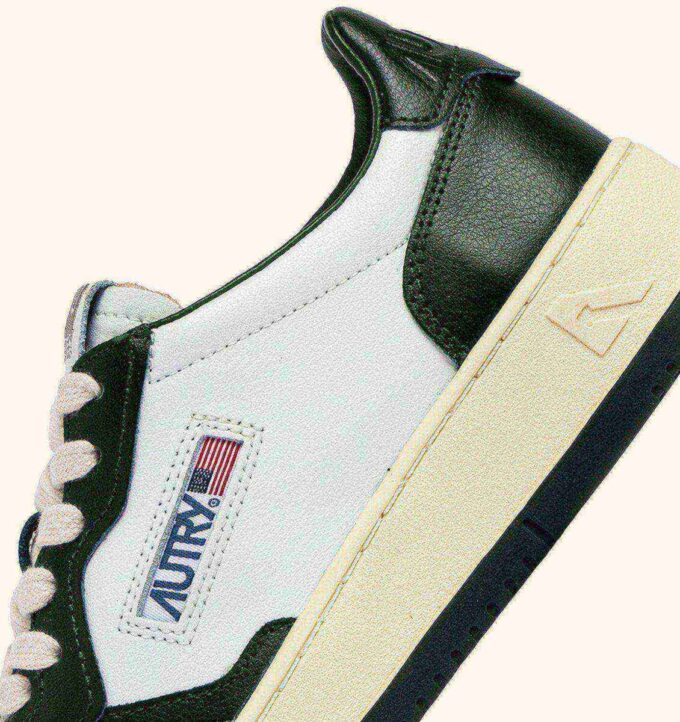 MEDALIST LOW BICOLOR SNEAKERS IN WHITE AND MOUNTAIN LEATHER