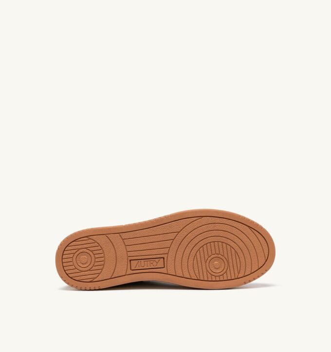 MEDALIST LOW BICOLOR SNEAKERS IN WHITE AND SAND STORM LEATHER