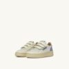 MEDALIST LOW KIDSTRIPES SNEAKERS IN LEATHER COLOR WHISPER WHITE AND DELLA ROBBIA BLUE