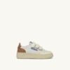 MEDALIST LOW KIDSTRIPES SNEAKERS IN LEATHER COLOR WHISPER WHITE IVORY WHITE AND BROWN SUGAR