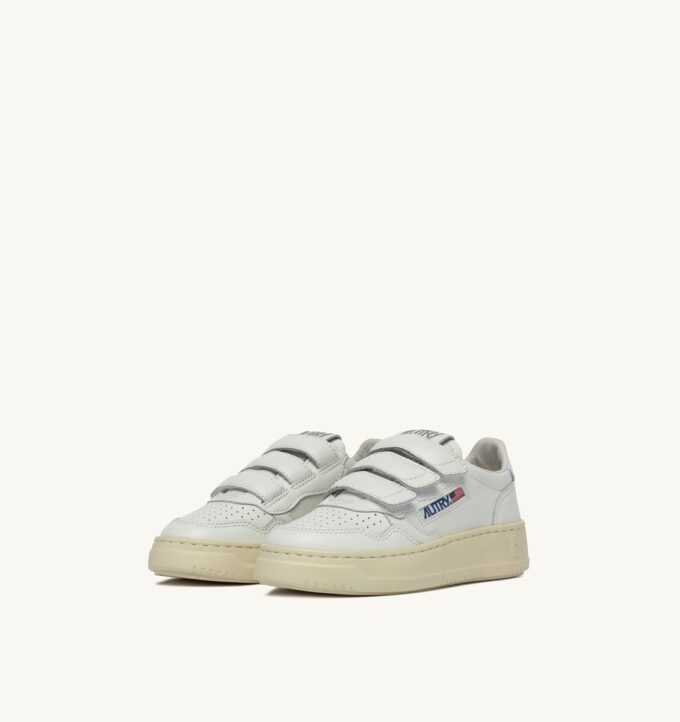 MEDALIST LOW KIDSTRIPES SNEAKERS IN LEATHER COLOR WHITE