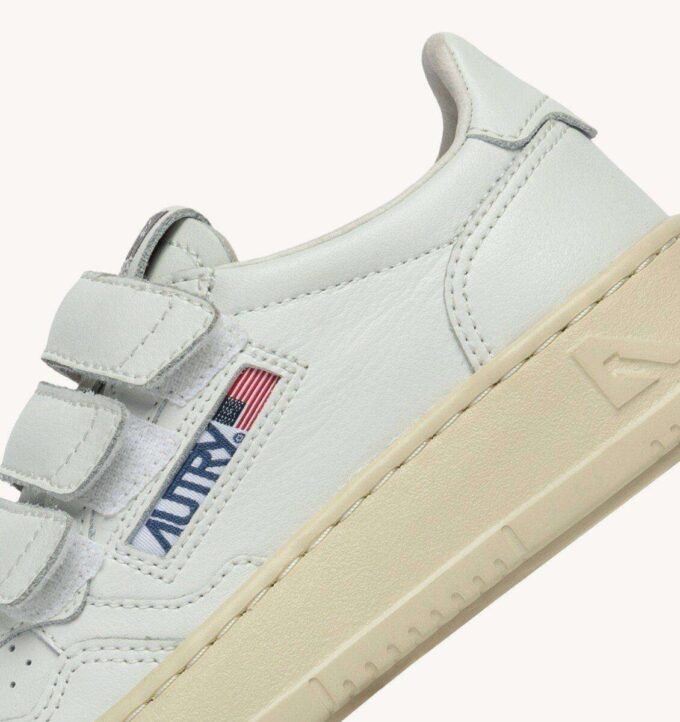 MEDALIST LOW KIDSTRIPES SNEAKERS IN LEATHER COLOR WHITE